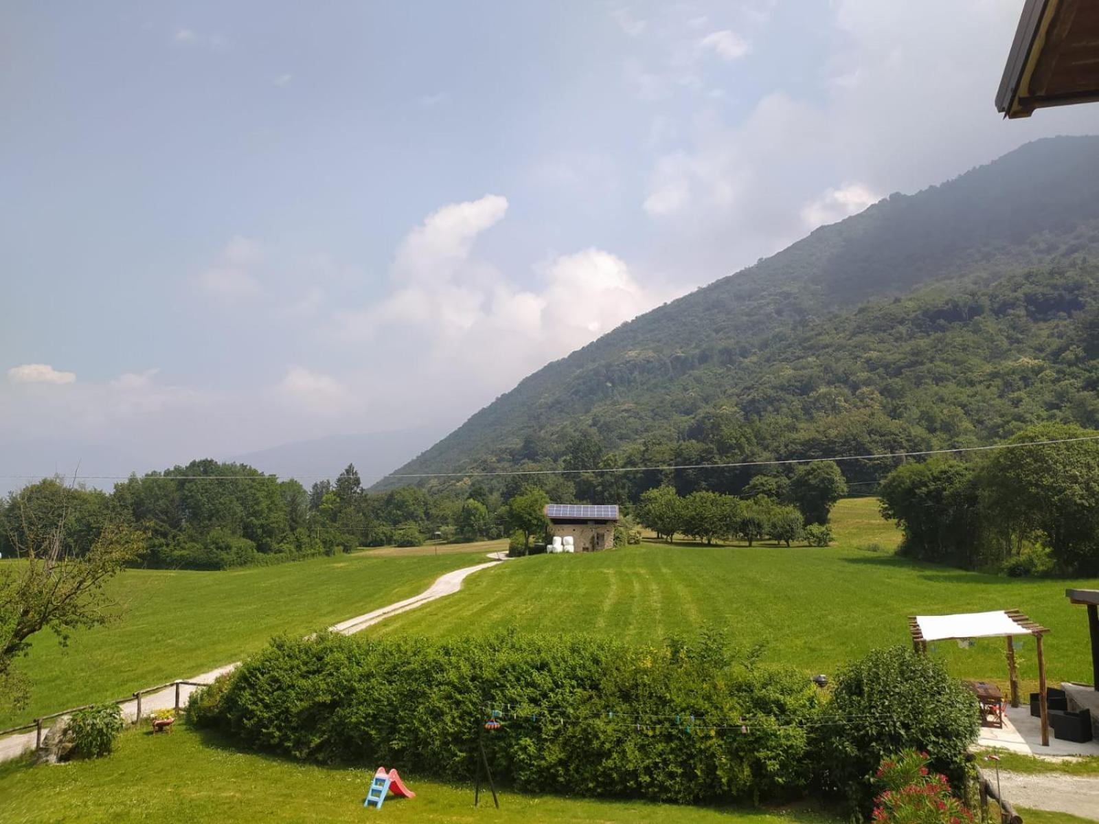 Panoramic Green Valley Sulzano Luaran gambar